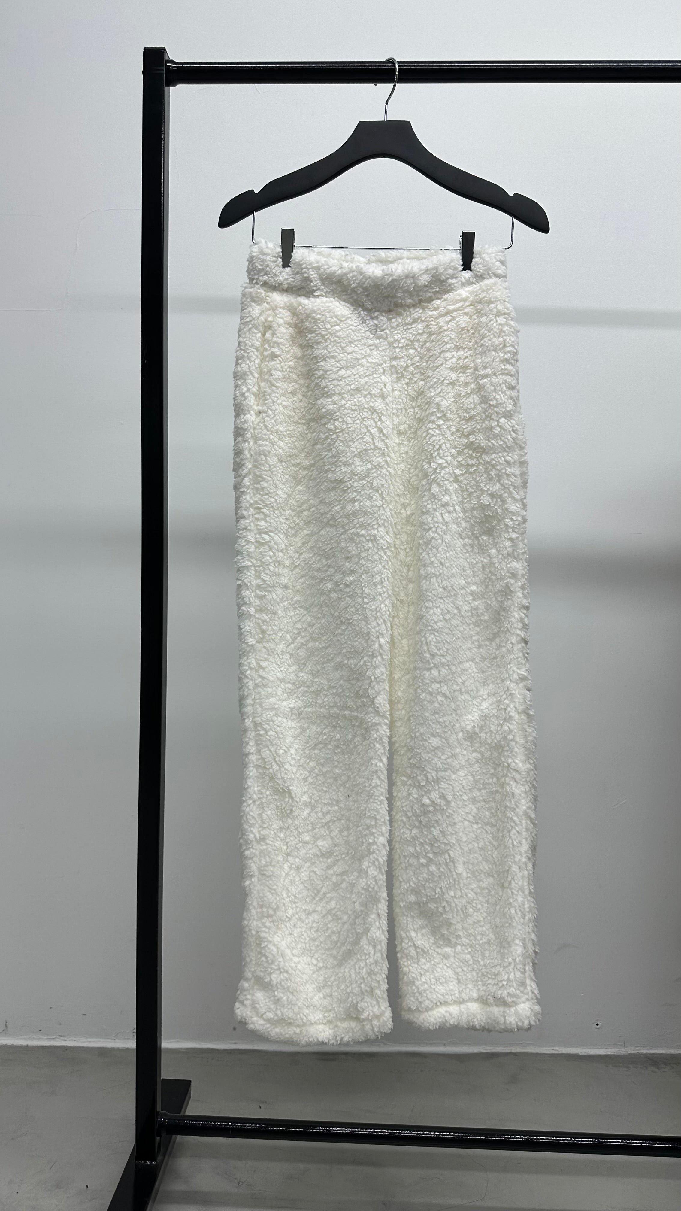 CALÇA DE PELO SHERPA OFF WHITE