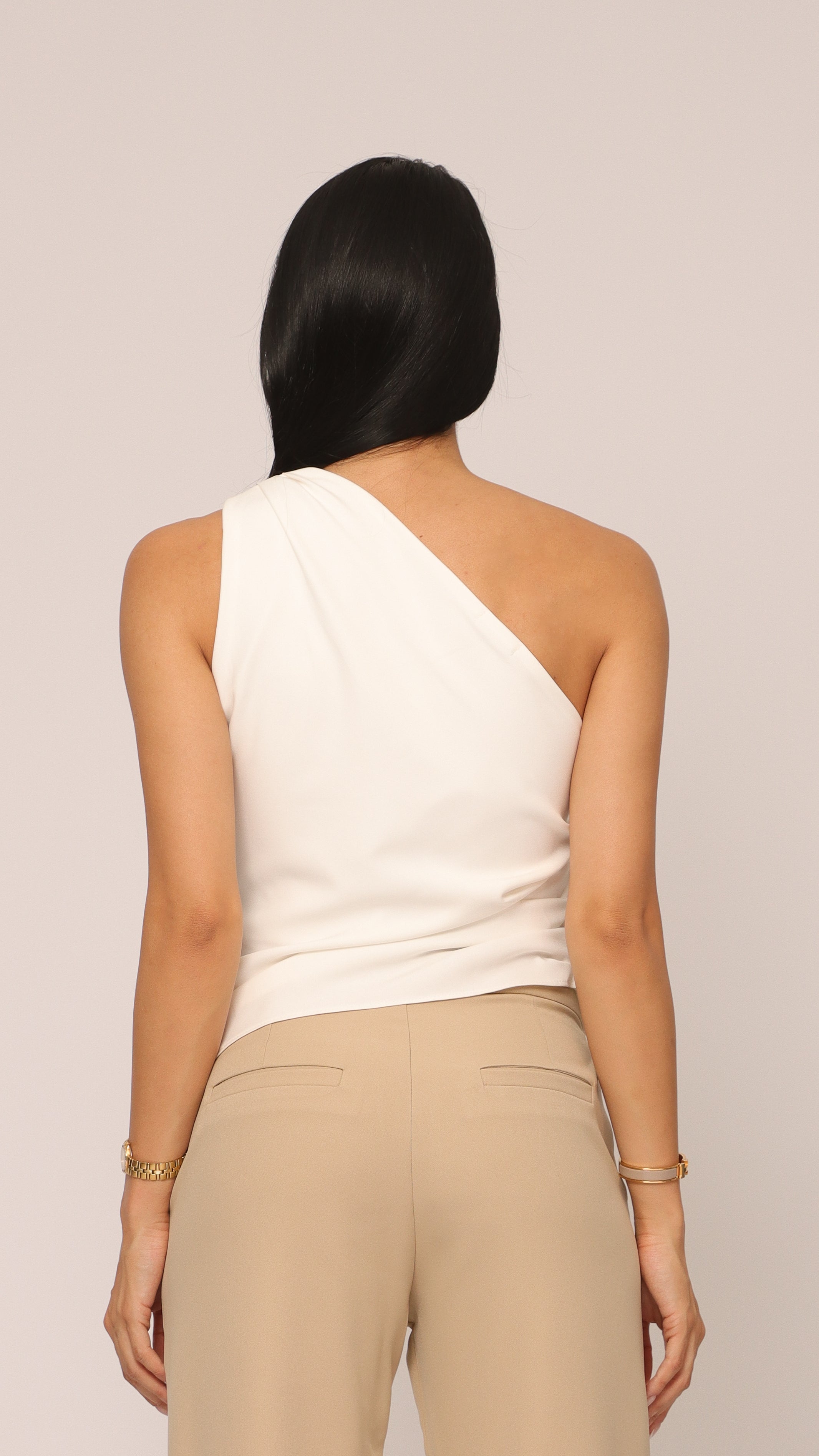 BLUSA ALFAIATARIA ONE SHOULDER OFF WHITE