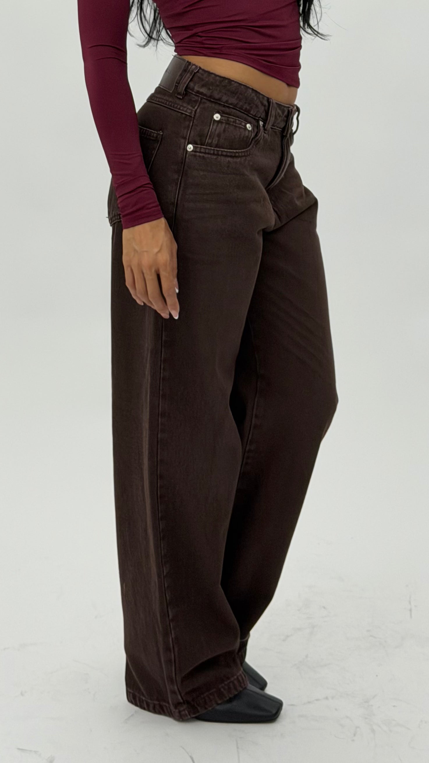 CALÇA JEANS OVERSIZED DARK ROSEWOOD