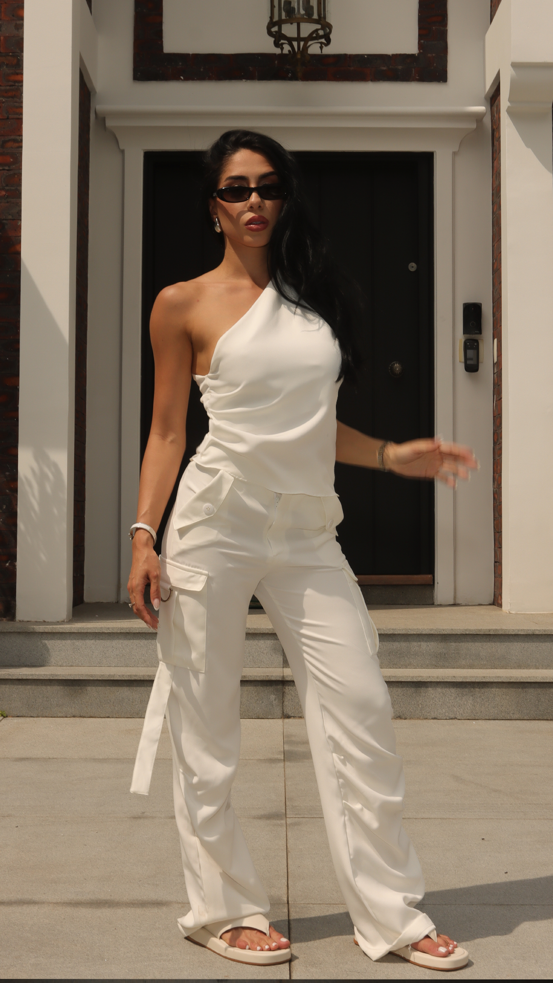 BLUSA ALFAIATARIA ONE SHOULDER OFF WHITE