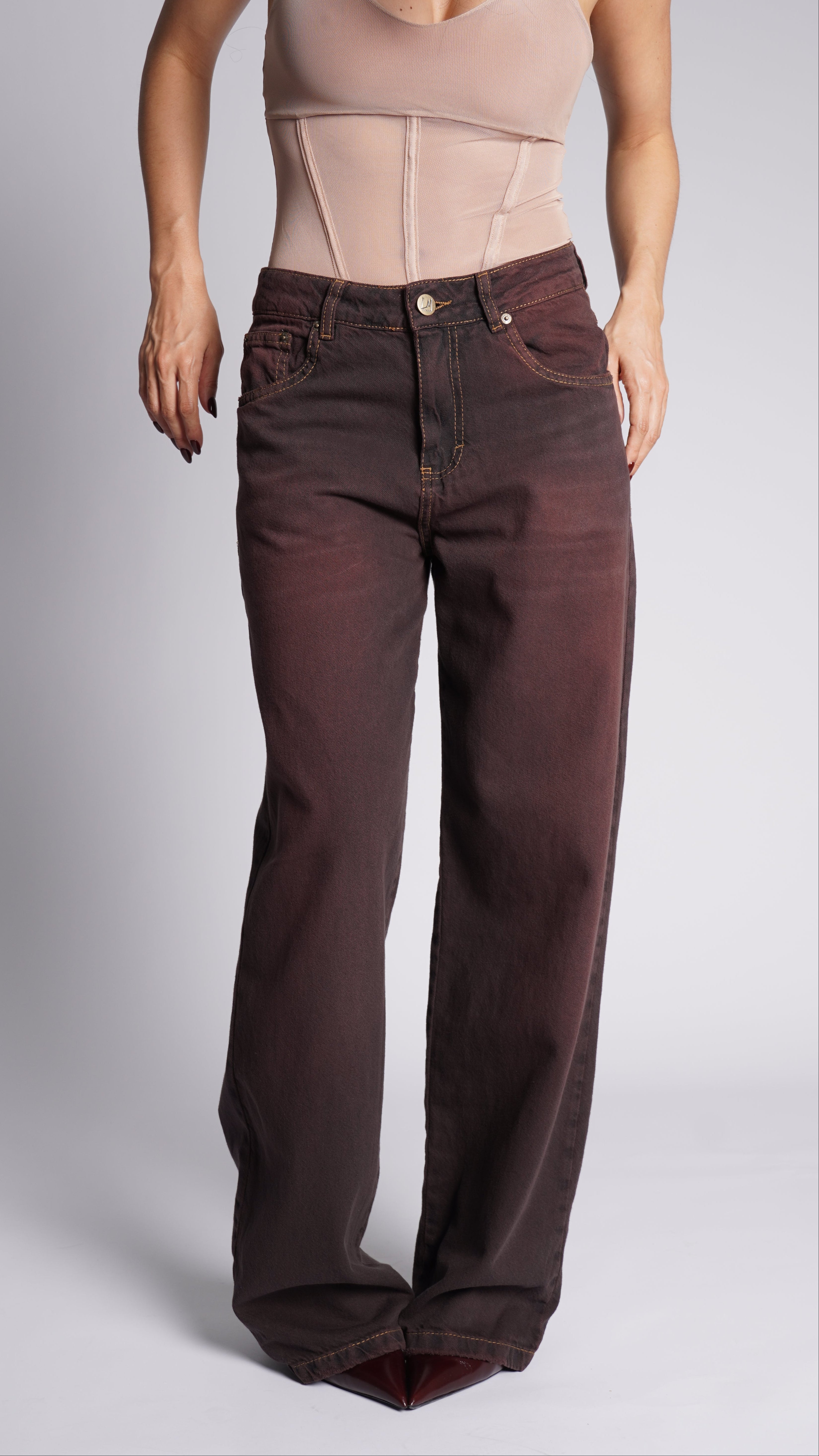 CALÇA JEANS OVERSIZED AVELÃ