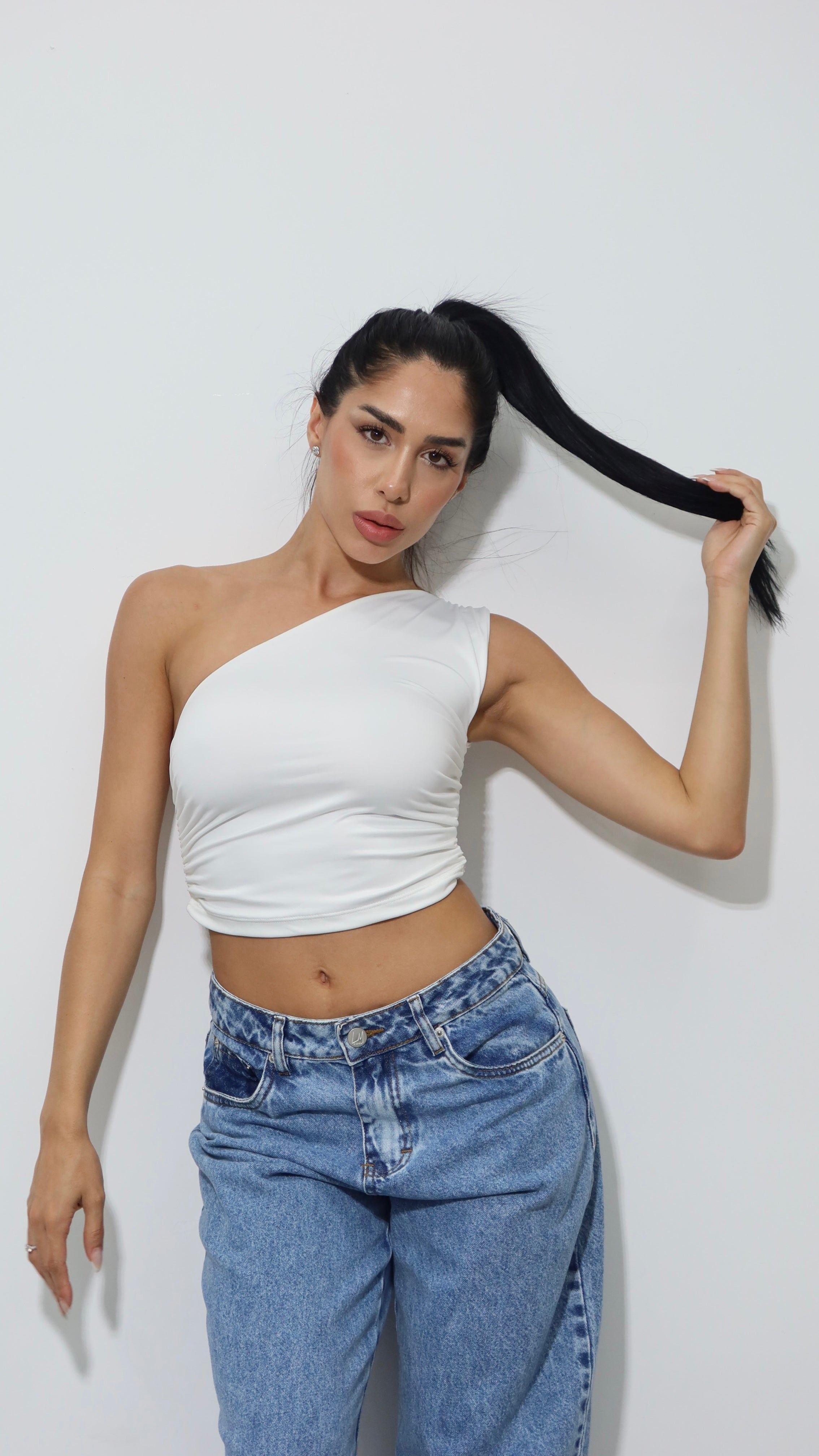 CROPPED ONE SHOULDER OFF WHITE