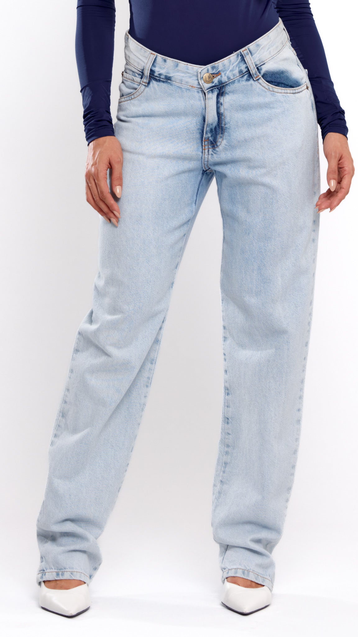 CALÇA JEANS ASSIMÉTRICA