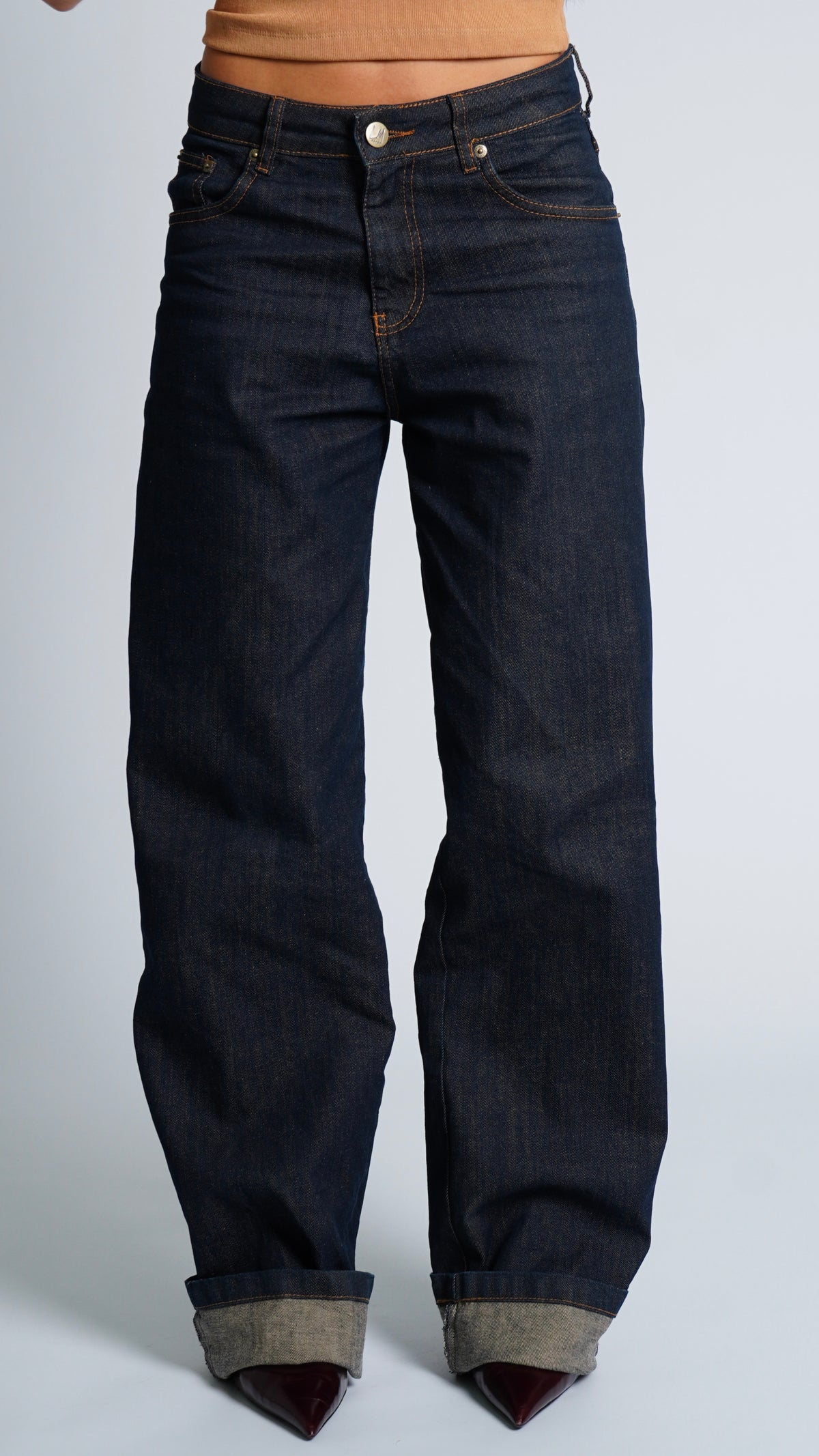 CALÇA JEANS OVERSIZED BARRA VIRADA