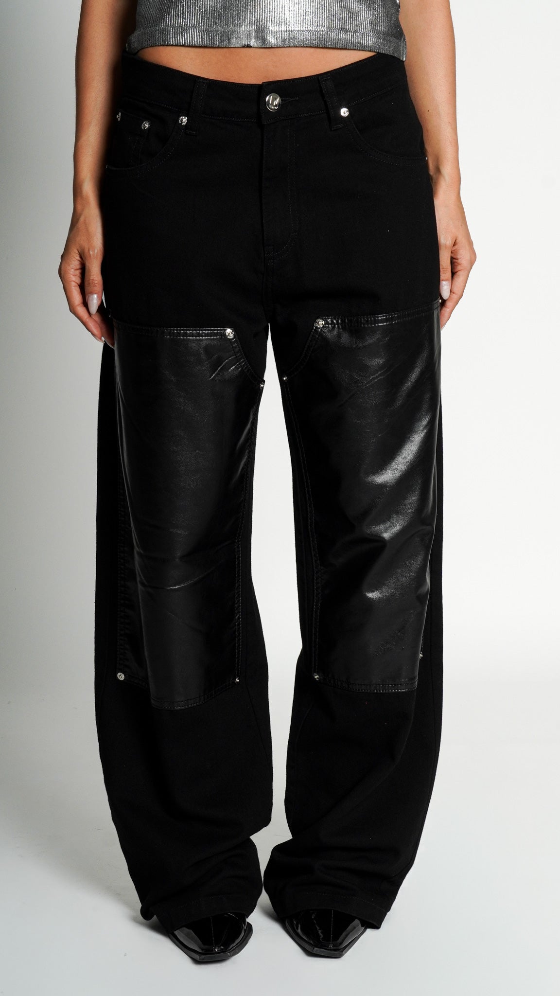 CALÇA JEANS OVERSIZED LEATHER