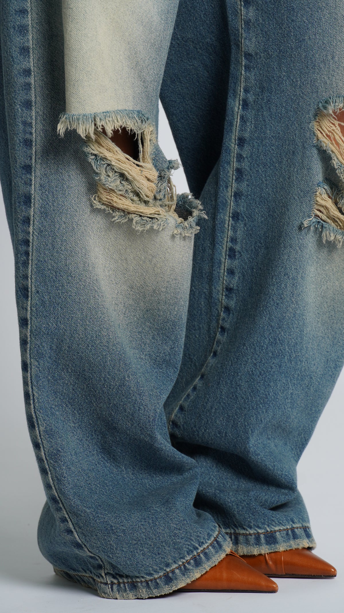 CALÇA JEANS OVERSIZED DESTROYED