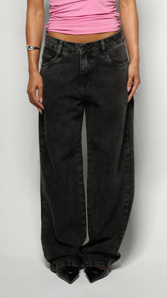 CALÇA JEANS OVERSIZED PRETA ESTONADA