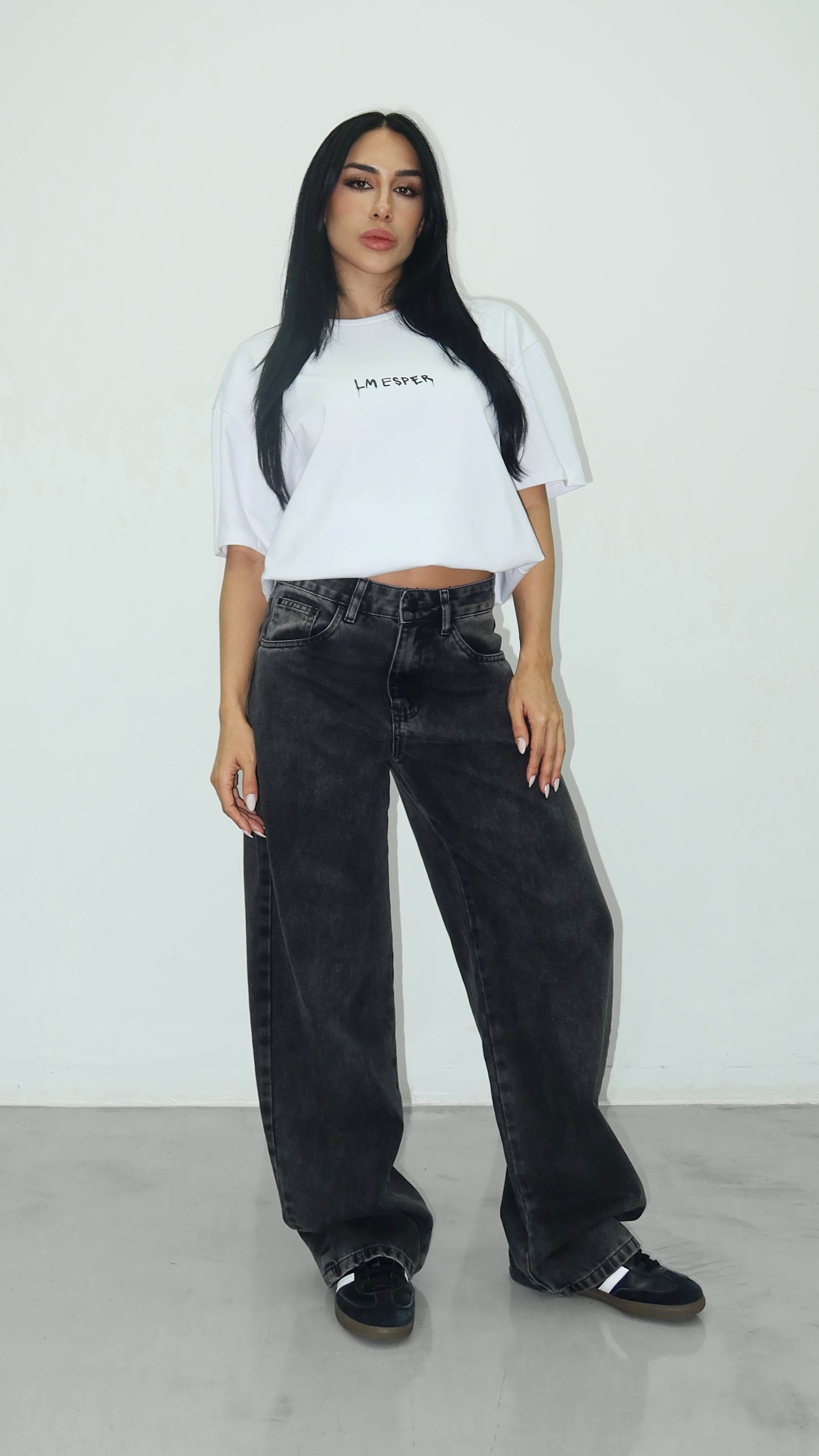 CALÇA JEANS OVERSIZED PRETA ESTONADA