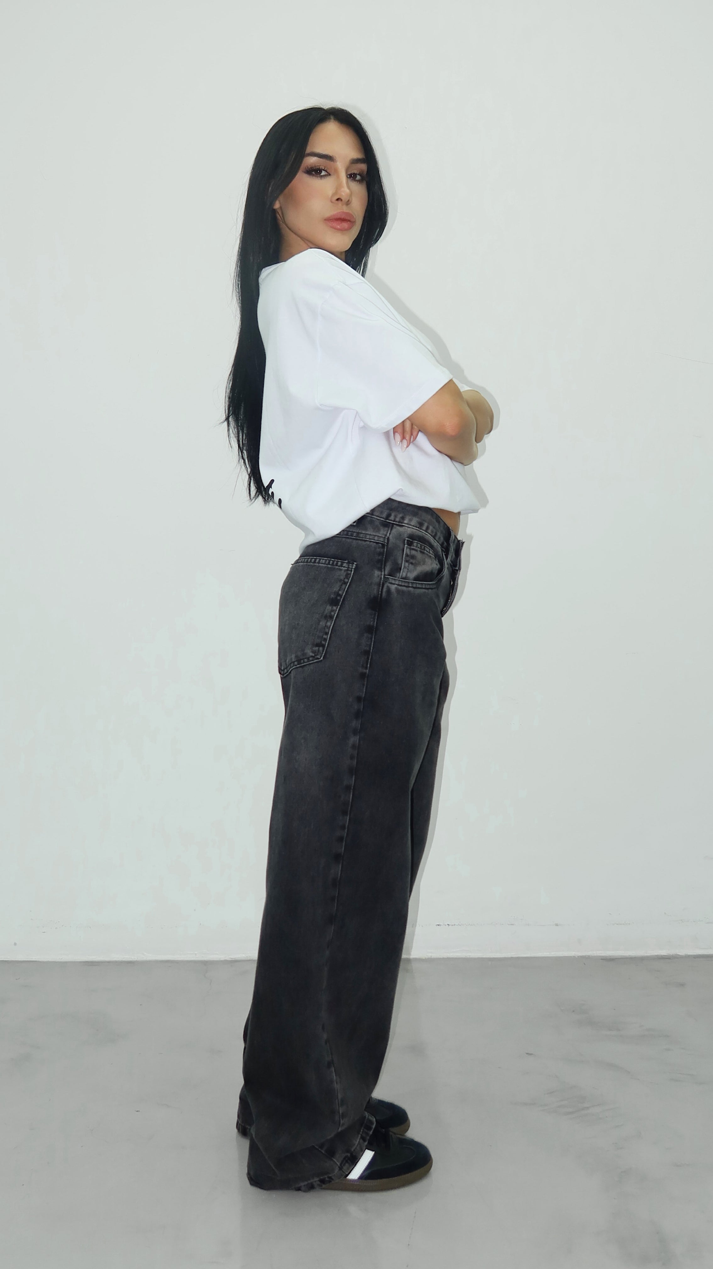 CALÇA JEANS OVERSIZED PRETA ESTONADA