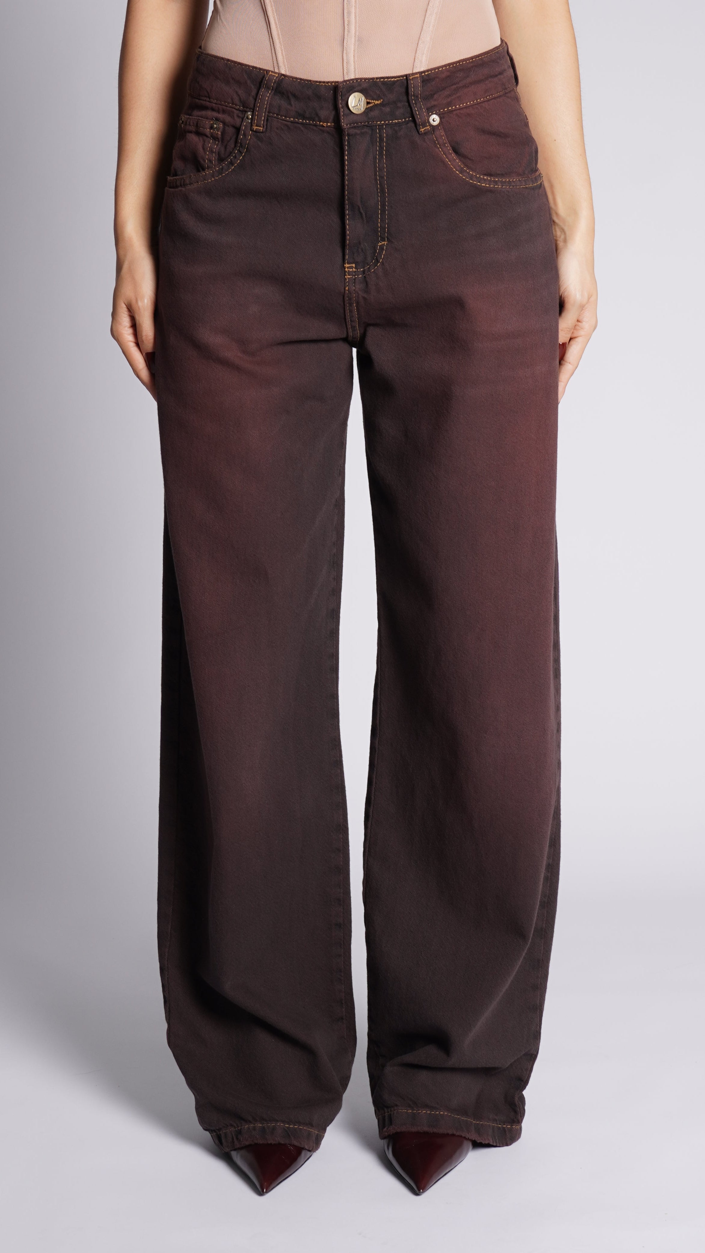 CALÇA JEANS OVERSIZED AVELÃ